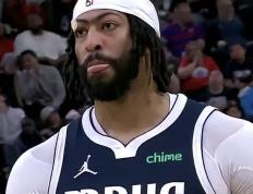 开云-包含浓眉哥连续十二场比赛得分超过势不可挡，湖人挑战极限！的词条