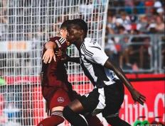 KY体育- 勒沃库森迎法甲关键赛；转会期豪取连胜；气氛紧张；纪律约束更严格