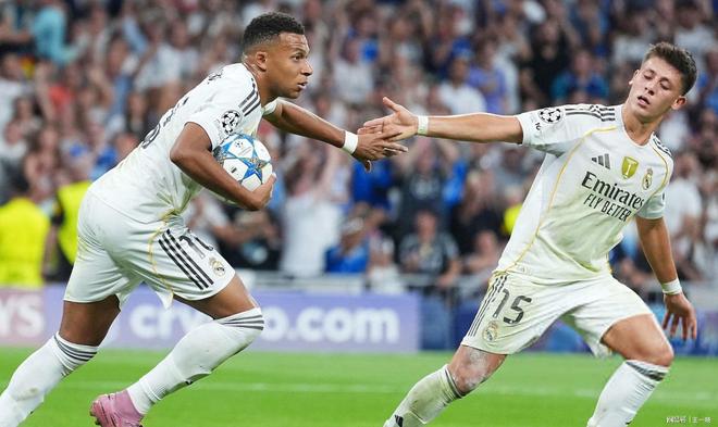 开云体育-姆巴佩与50激战IG分钟，比赛局势复杂胜负难料！，库里焦点对战引发球迷热议的简单介绍