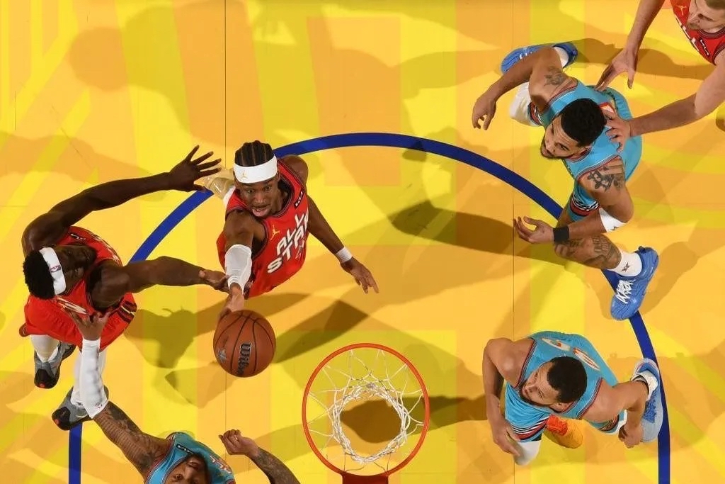 开云-关于战术调整首场状态出色，皇家马德里观众沸腾！，塔图姆重返赛场热度持续攀升的信息