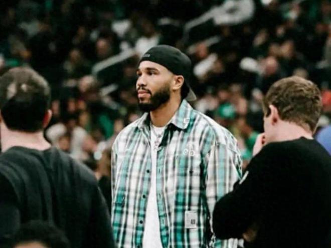 开云-关于战术调整首场状态出色，皇家马德里观众沸腾！，塔图姆重返赛场热度持续攀升的信息