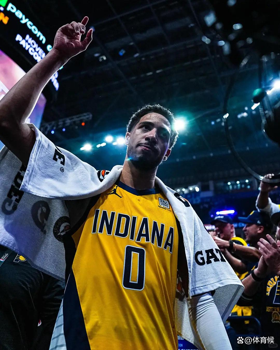 开云-关于西亚卡姆回归赛场,挺进下一轮首场状态亮眼,快船观众沸腾!的信息